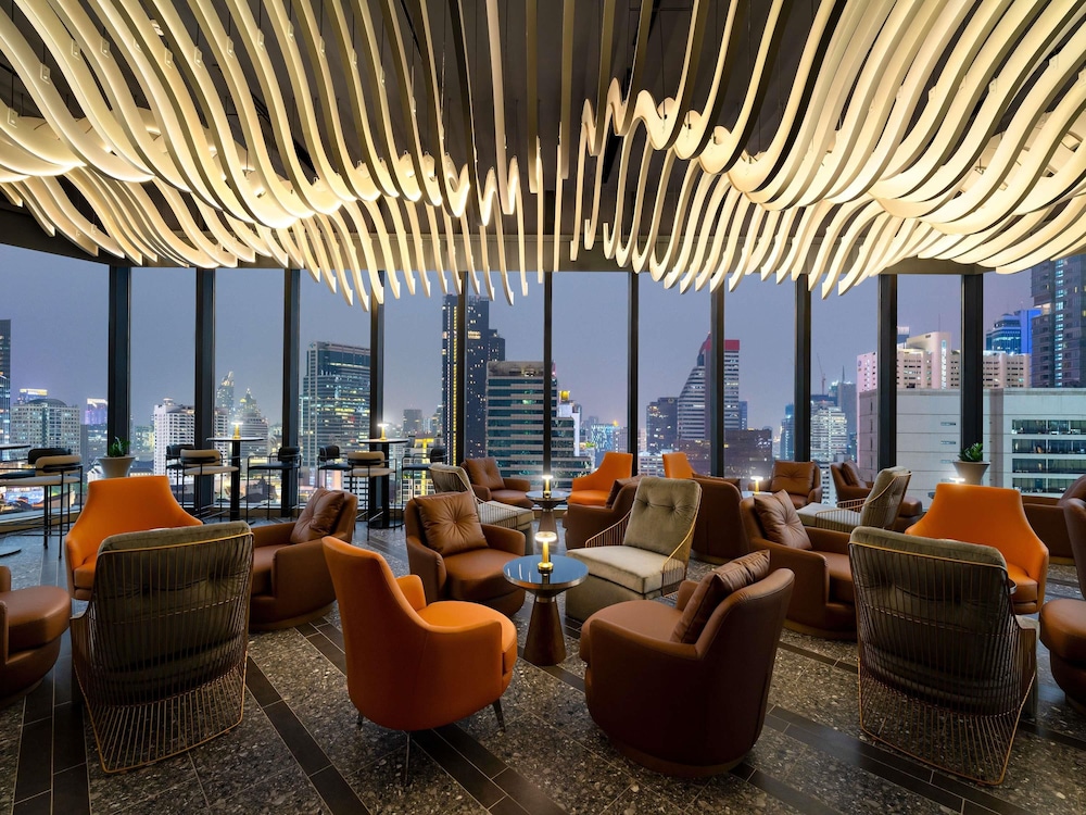 Mercure Bangkok Surawong 44/64