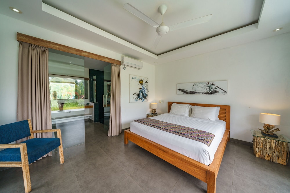 Villa Paloma 9/50