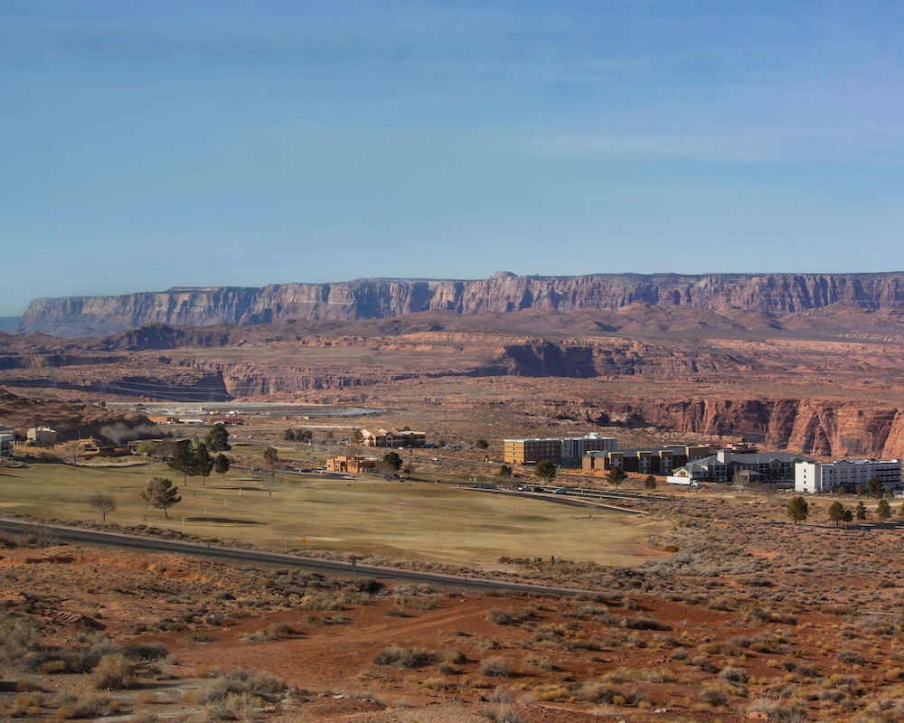 Hyatt Place Page/Lake Powell 58/64