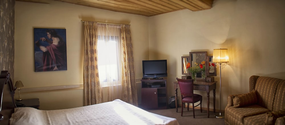 DIAS HOTEL 55/77