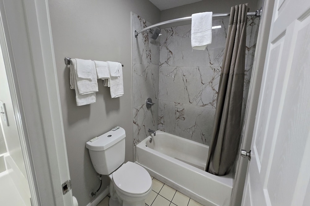 Deerfield Inn McComb I-55 46/49