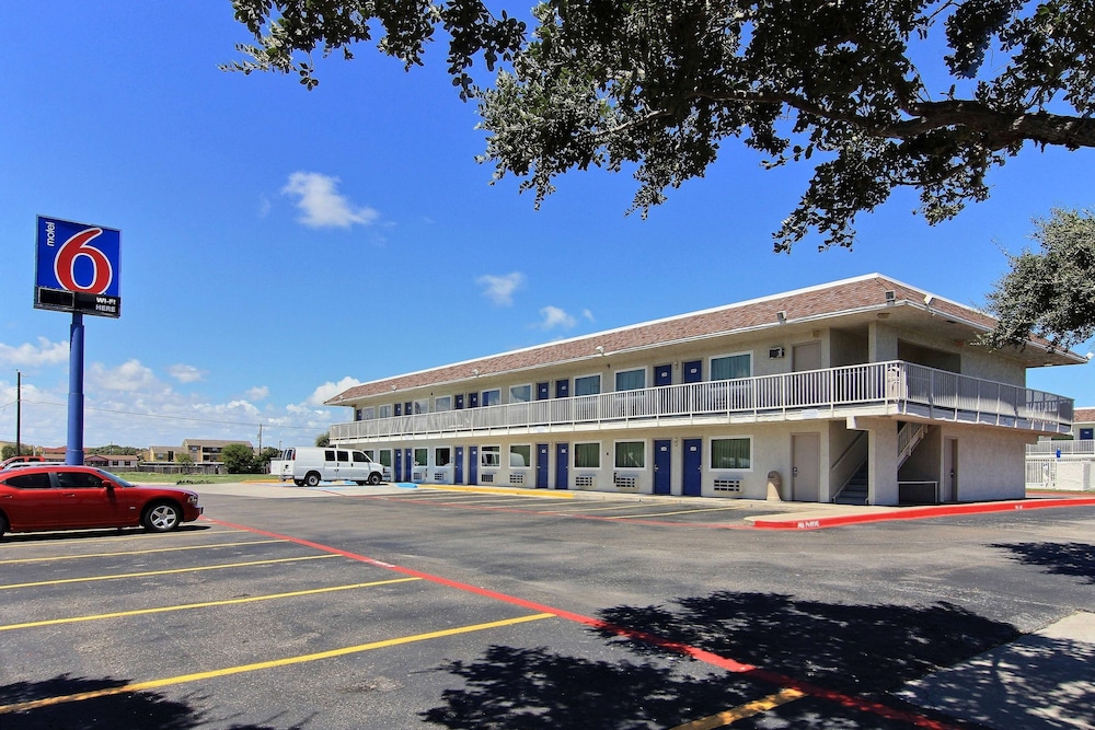 Motel6 Corpus Christi, TX - East - North Padre Island 50/58