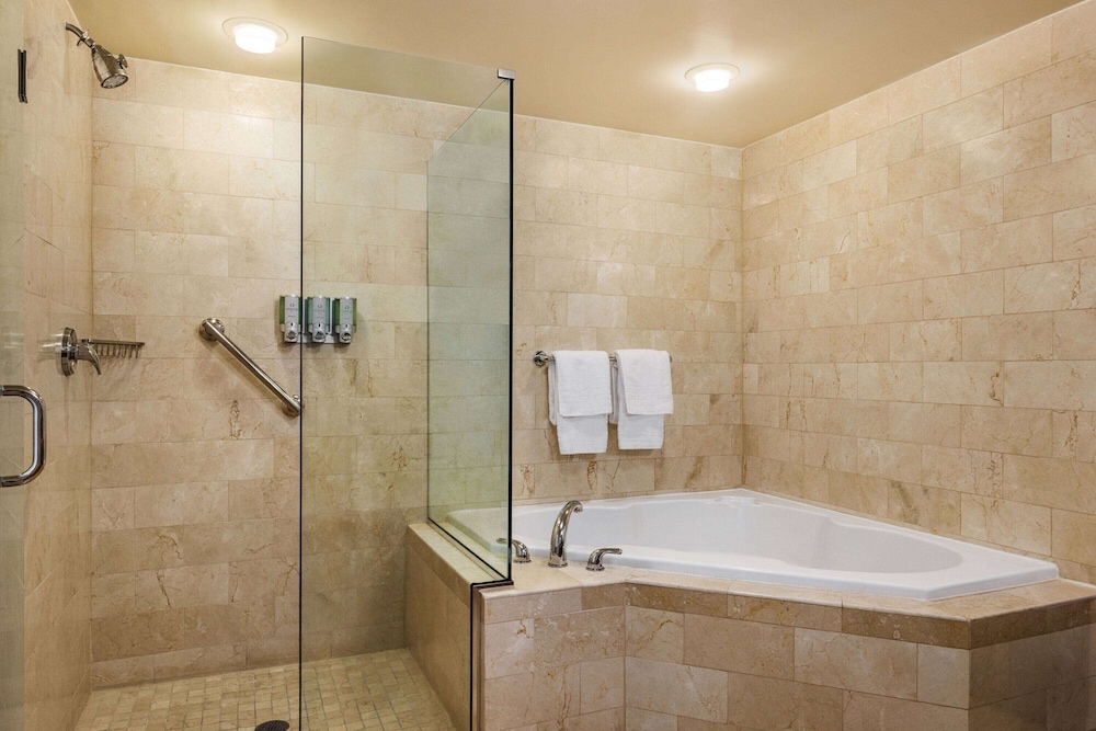 1 Bedroom, Suite, King Bed, Hydromassage, Balcony