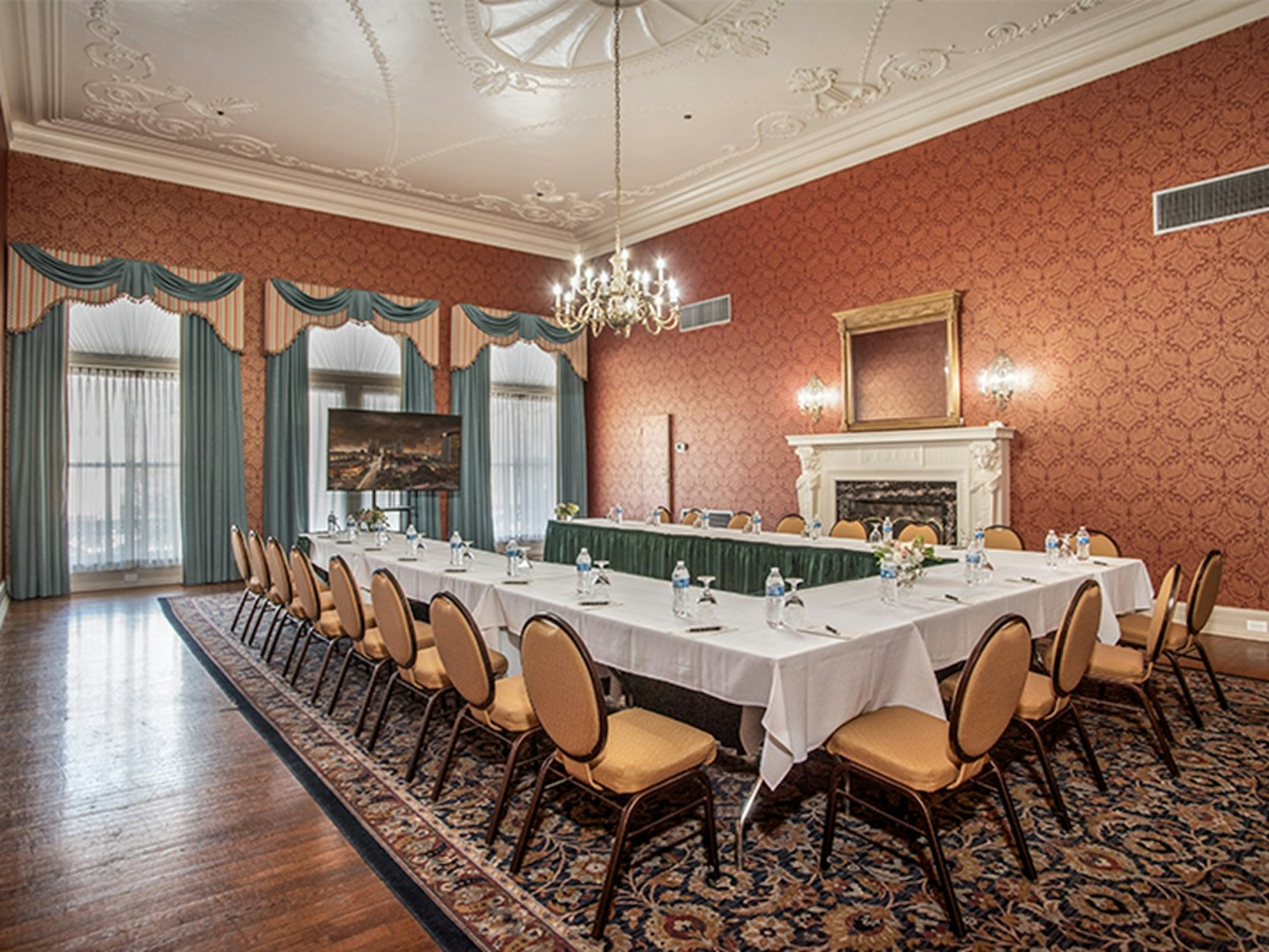 The Menger Hotel 3/8