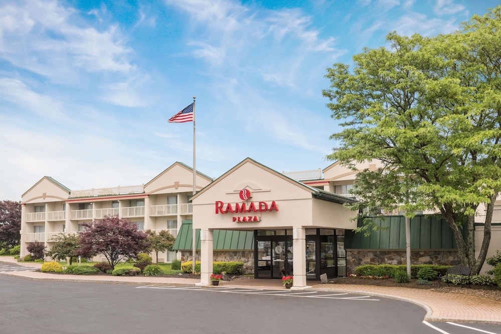 Ramada Plaza by Wyndham Portland 2/35