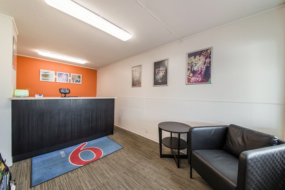 Lobby at Motel6 Cranbrook, BC, CRANBROOK
