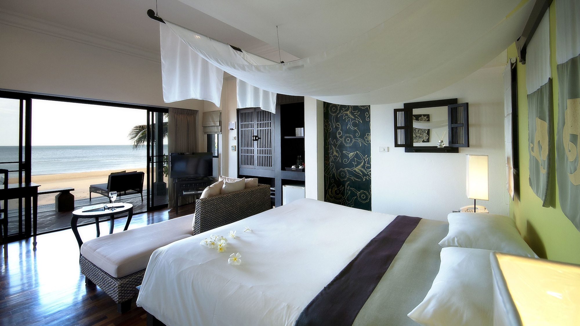 Ocean, King Bed