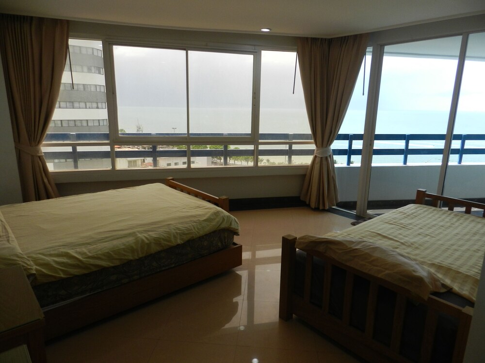 Alex Group Jomtien Plaza Condotel 17/50