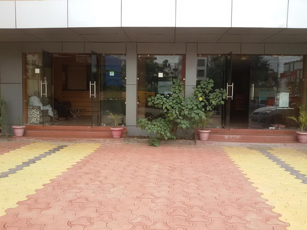 Hotel Sai Kamal 50/57