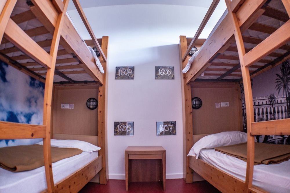 Inout Hostel 31/50
