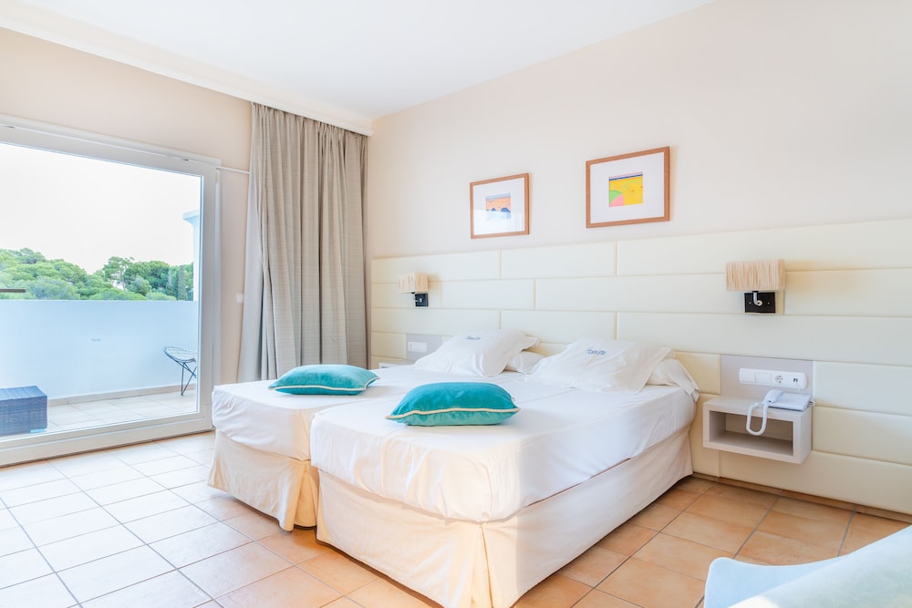 SUPERIOR, DOUBLE BED, SEA VIEW, BALCONY