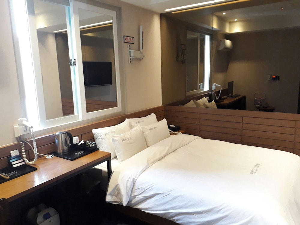 2Day Hotel 17/50