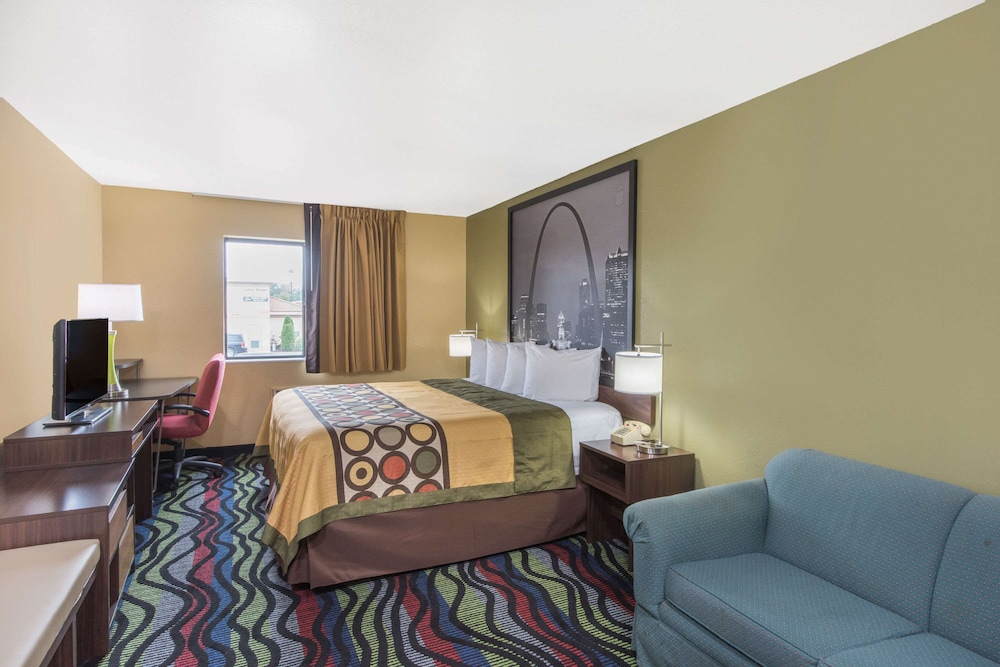 Super 8 by Wyndham Farmington 8/15