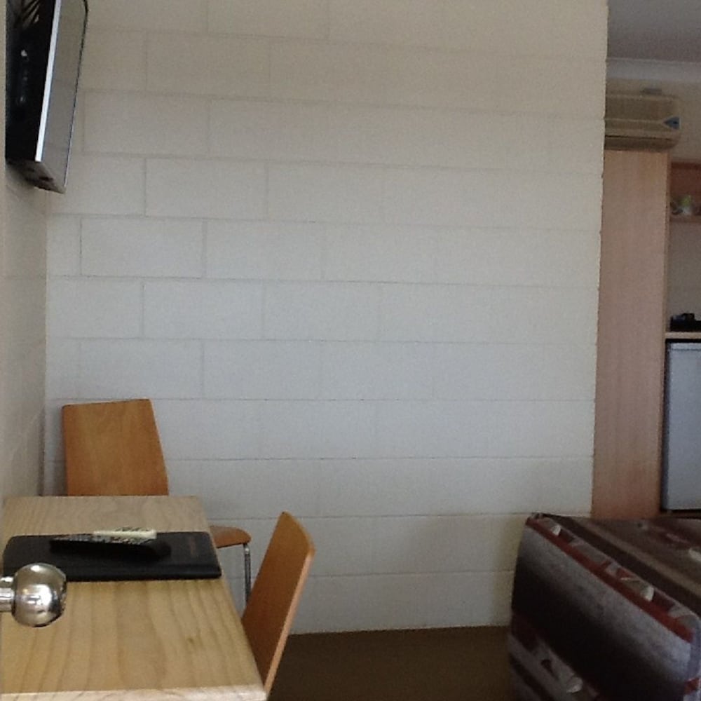 NAMBOUR LODGE MOTEL 37/37