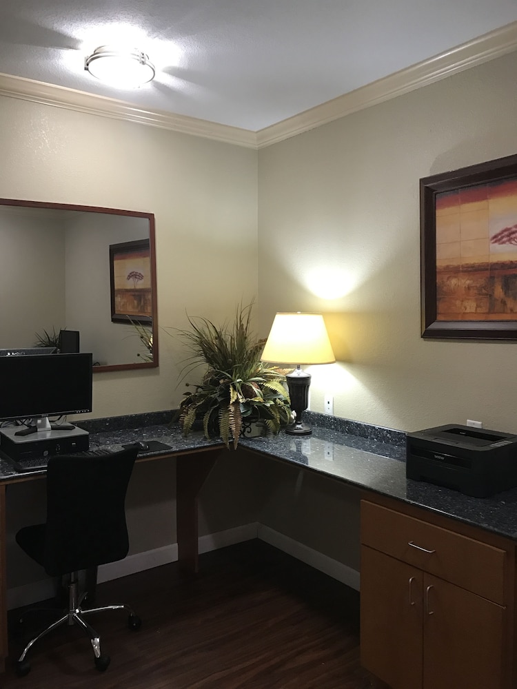 Candlewood Suites La Porte 37/40