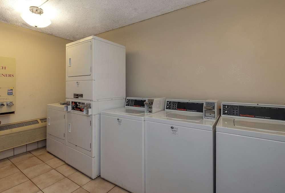 Red Roof Inn & Suites Dothan 24/40
