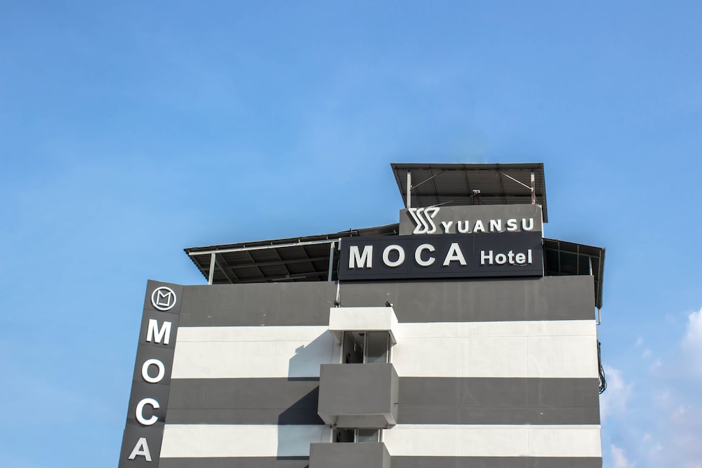 Moca Hotel 3/50