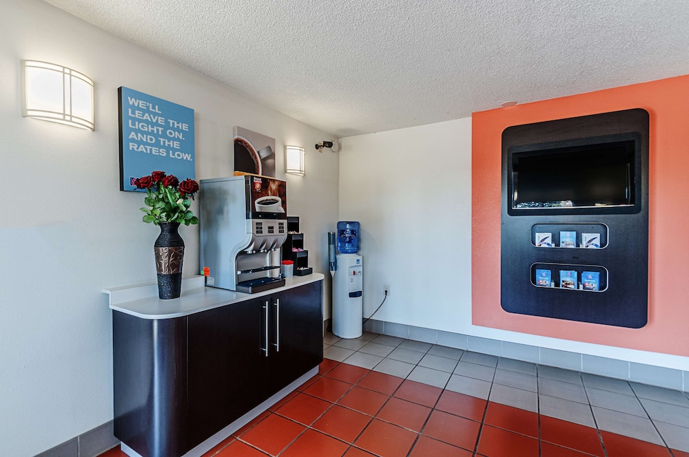 Motel6 Martinsburg, WV 6/42