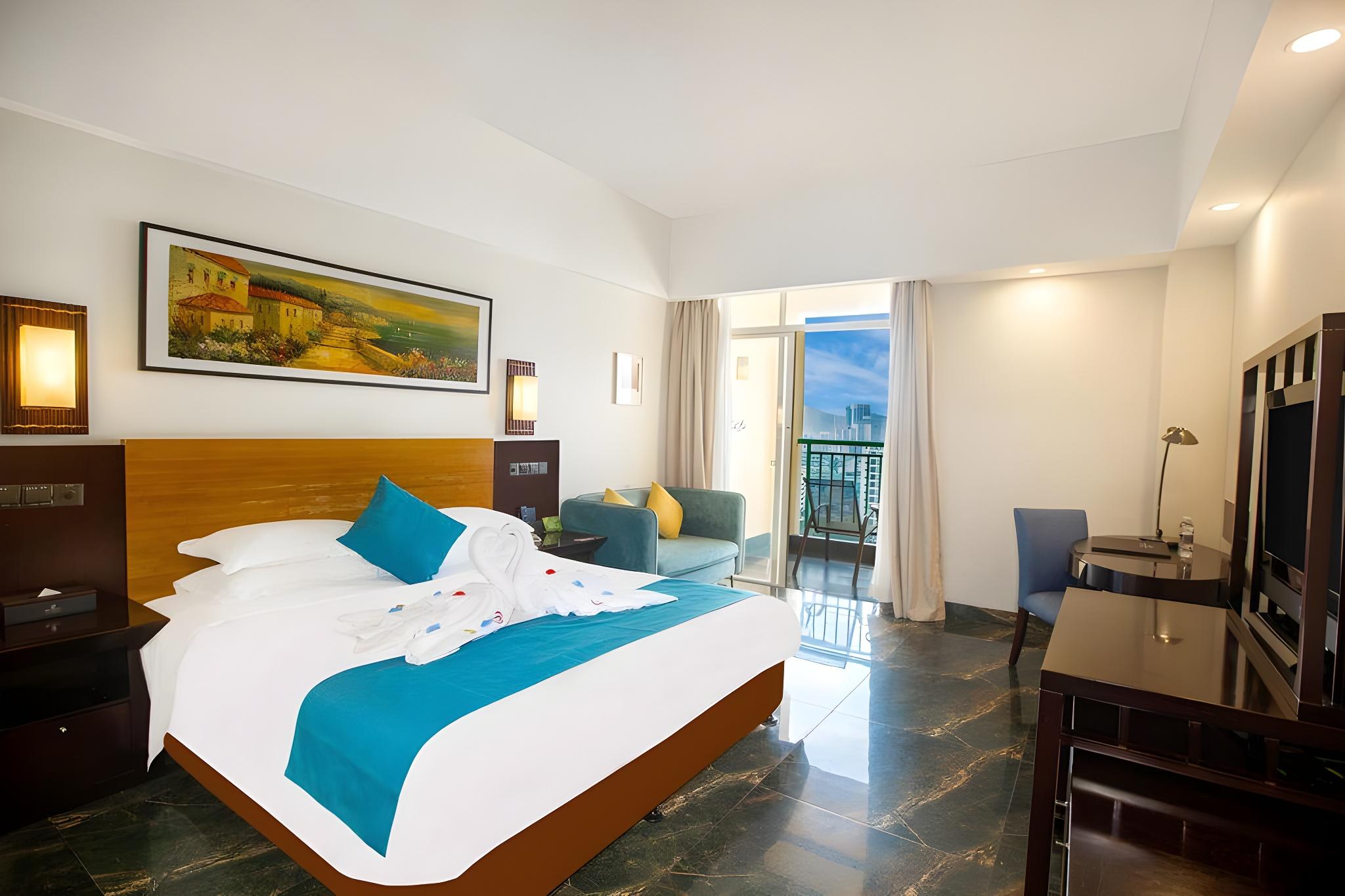 Room, Queen Bed, Sunshine View