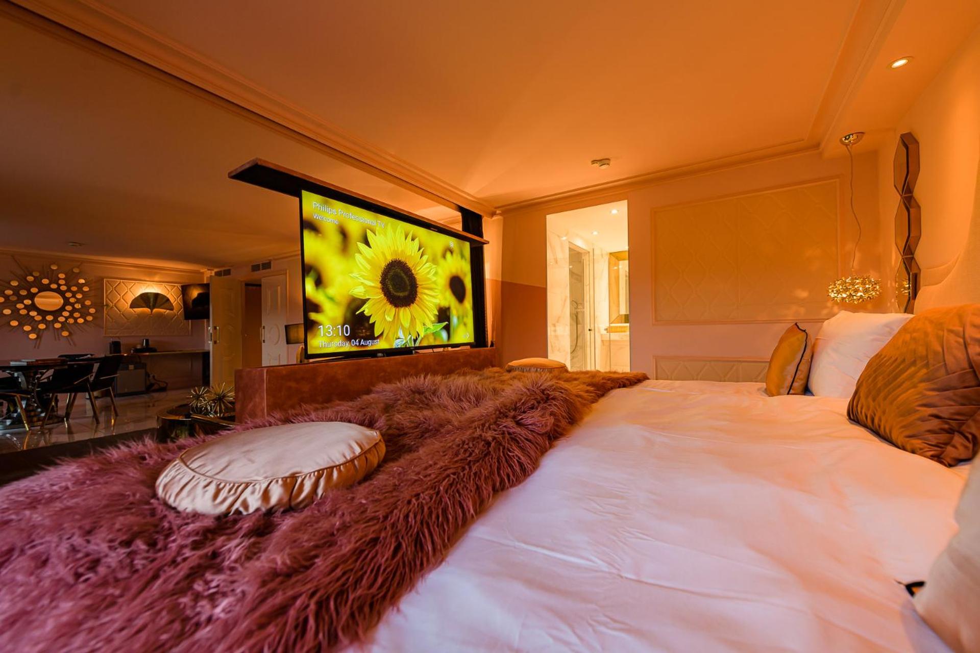 1 Bedroom, Emperor, Suite, Hot Tub