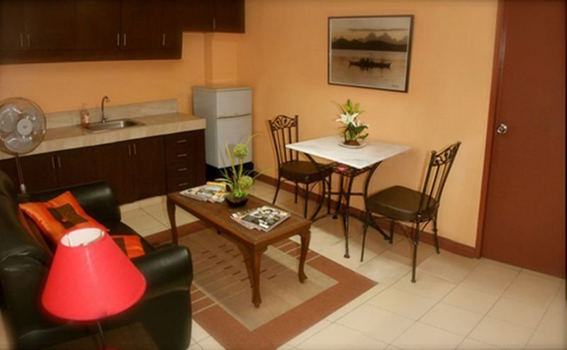 1775 Adriatico Suites 14/17