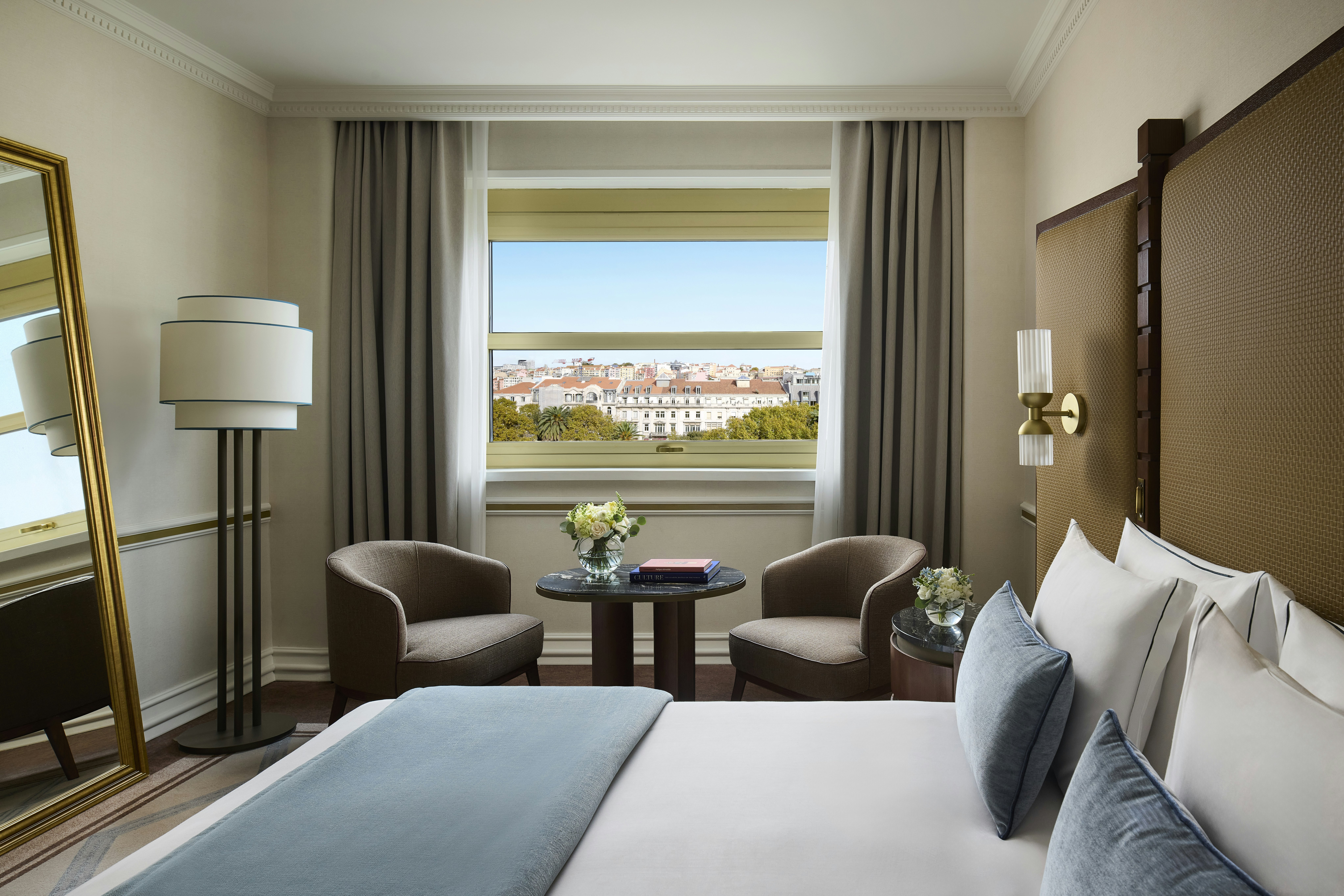 Signature, Premium, Double Bed, Avenue View