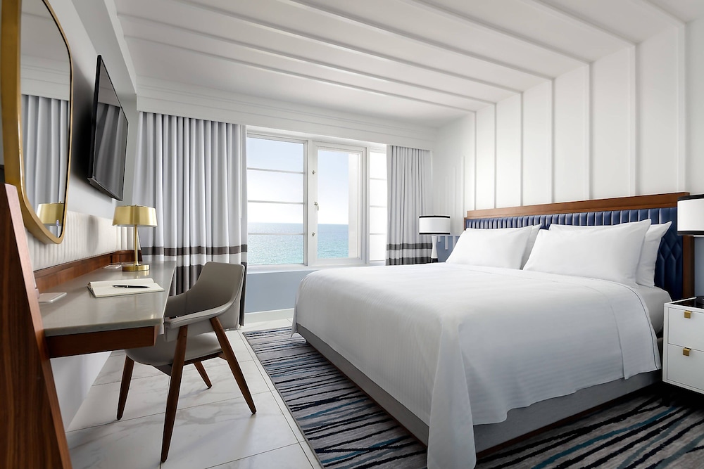 1 Bedroom, Suite, King Bed, Ocean View, Sofa