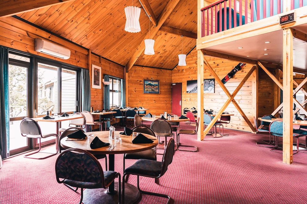 Skotel Alpine Resort 57/72