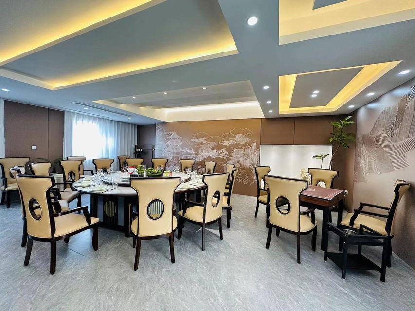 Vienna Hotel (Yangzhou Wenchang Pavilion) 30/40