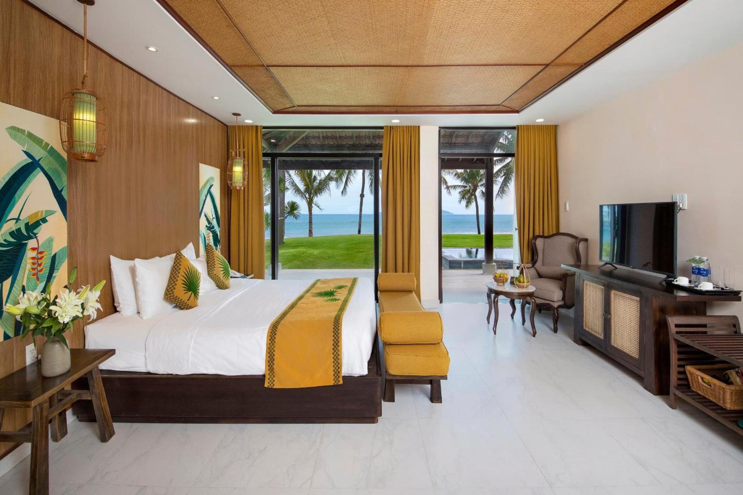 2 Bedrooms, Ocean, Suite, King and Twin Beds, Private Pool