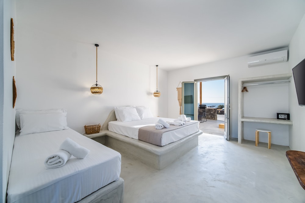 Amethyst Exclusive Suites Oia 34/72