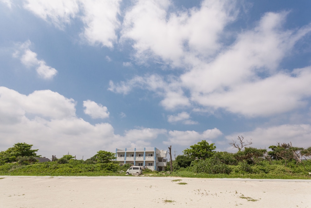 Condominium Uminchu No Yado 12/17