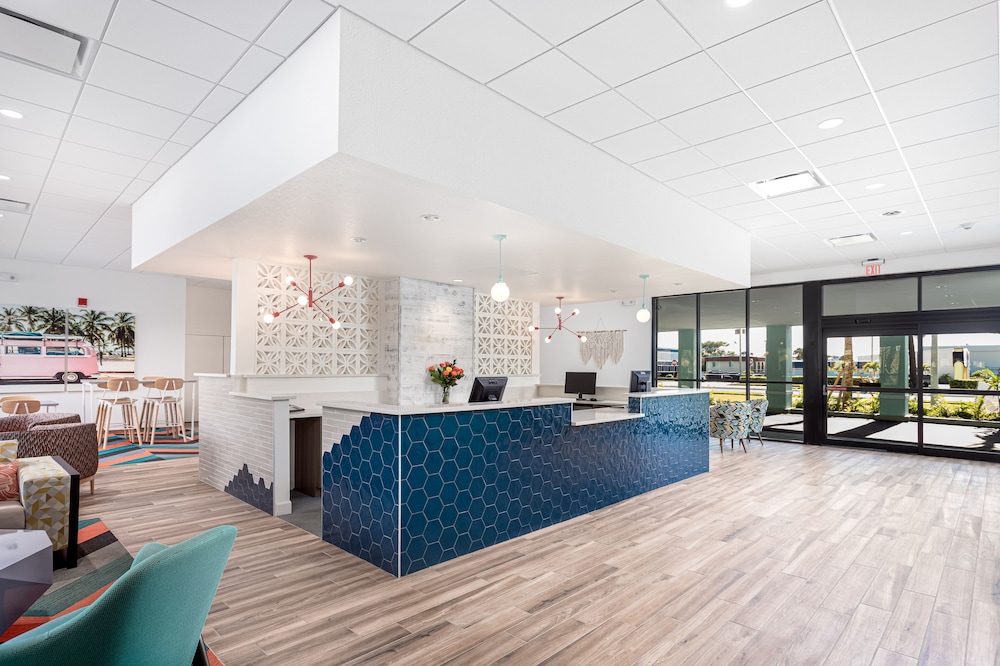 Beachside Hotel and Suites 10/43