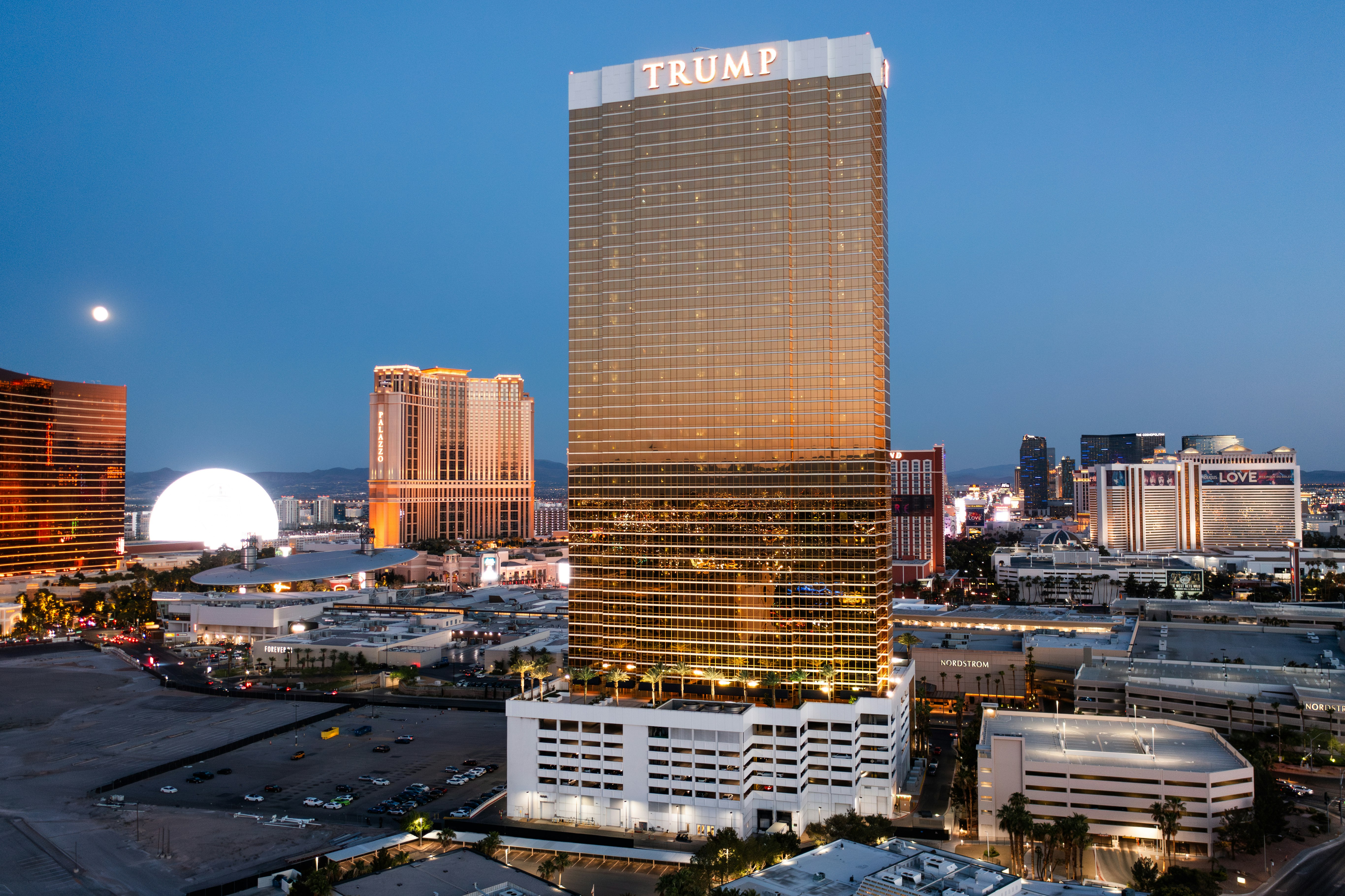 Trump International Hotel Las Vegas 79/83