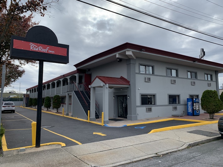 Red Roof Inn Copiague 1/5