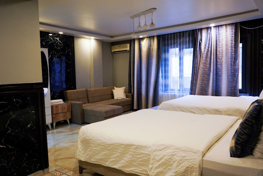 The Little Prince Hotel 7/48