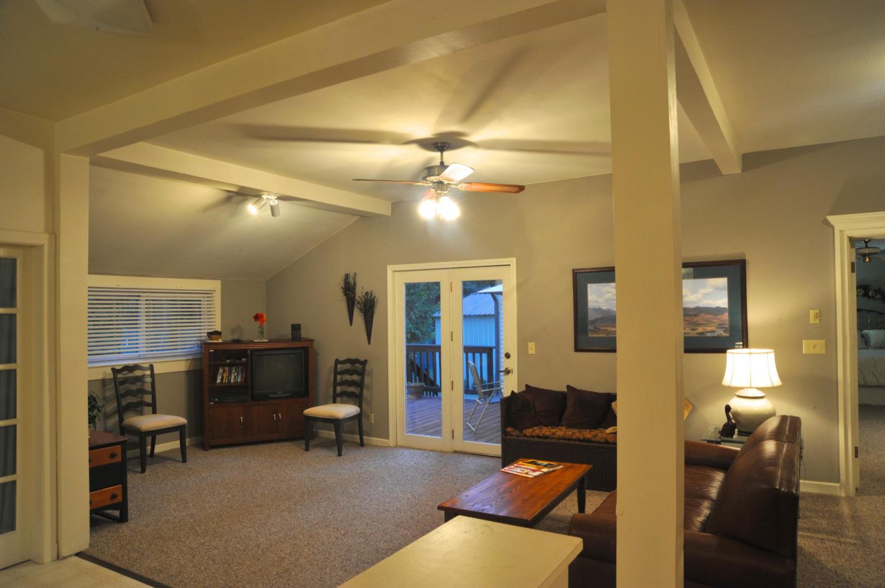 McCloud Hotel 32/50