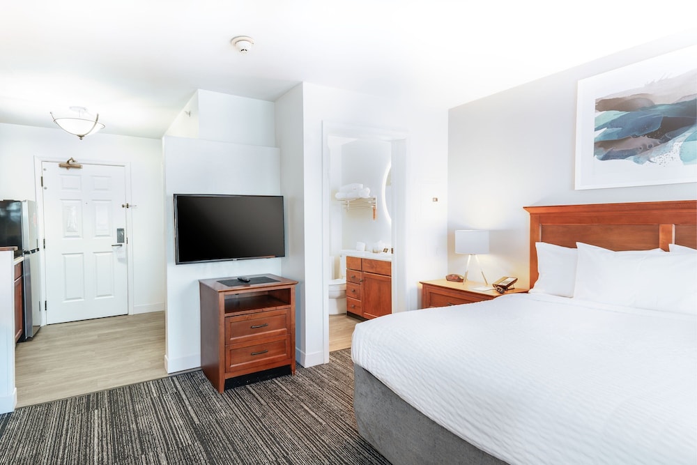Studio, Queen Bed