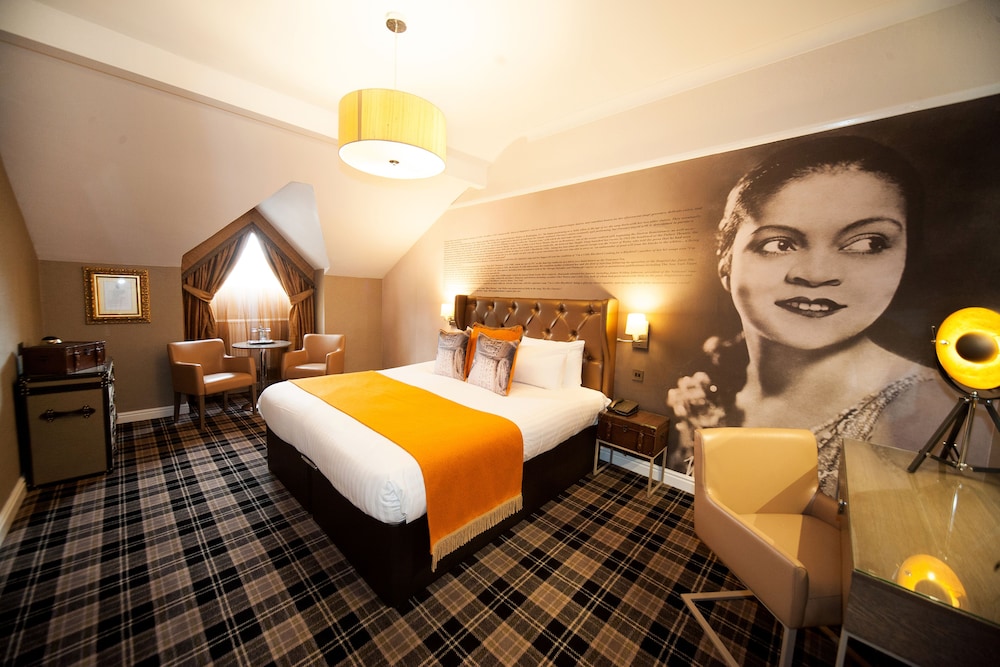 The Queen at Chester Hotel - Handwritten Collection 8/52