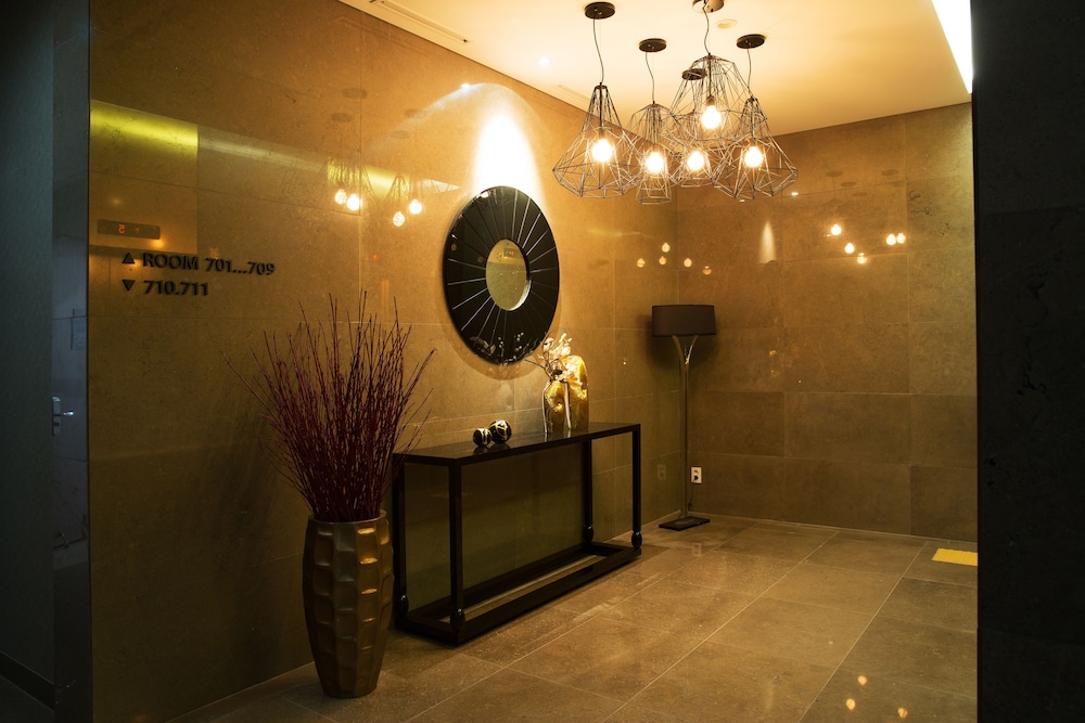 Mate Hotel Bundang 9/50