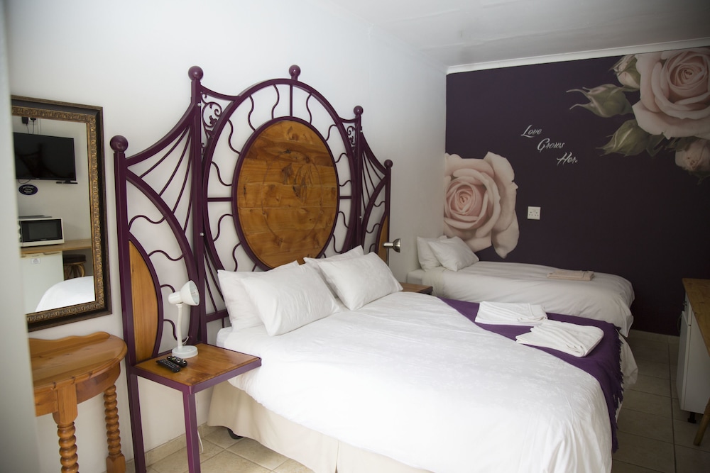 Xaviera Guest House 14/35