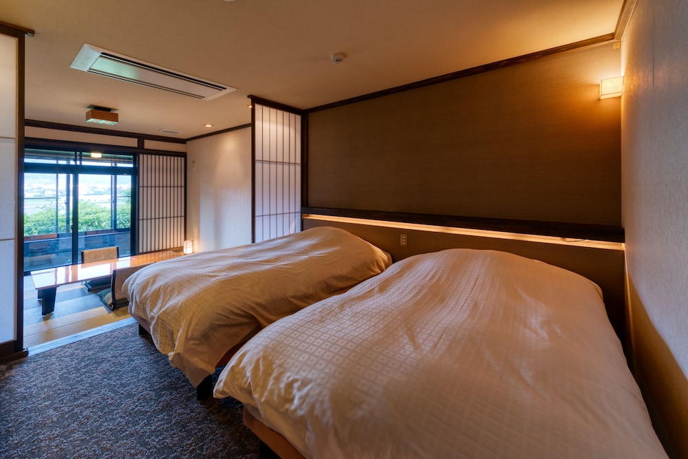 Yufuin Onsen Toshoan 8/44
