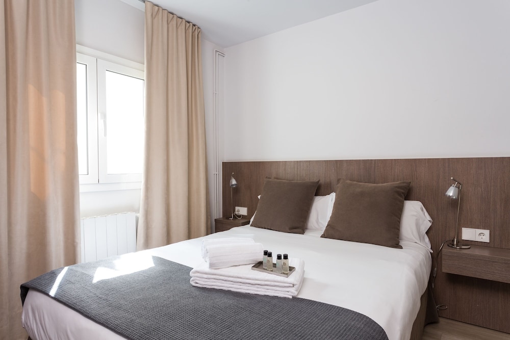 2 BEDROOMS, PENTHOUSE, TERRACE
