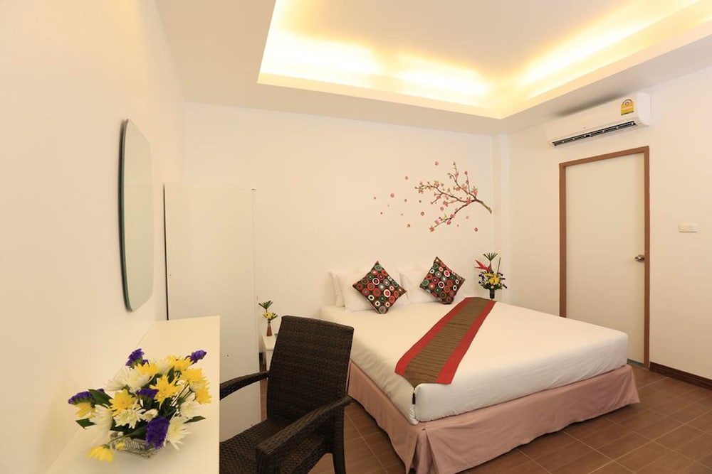 White Cat Hotel 13/45