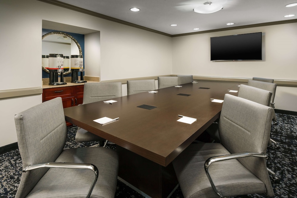 Hampton Inn and Suites Baltimore Inner Harbor 39/41