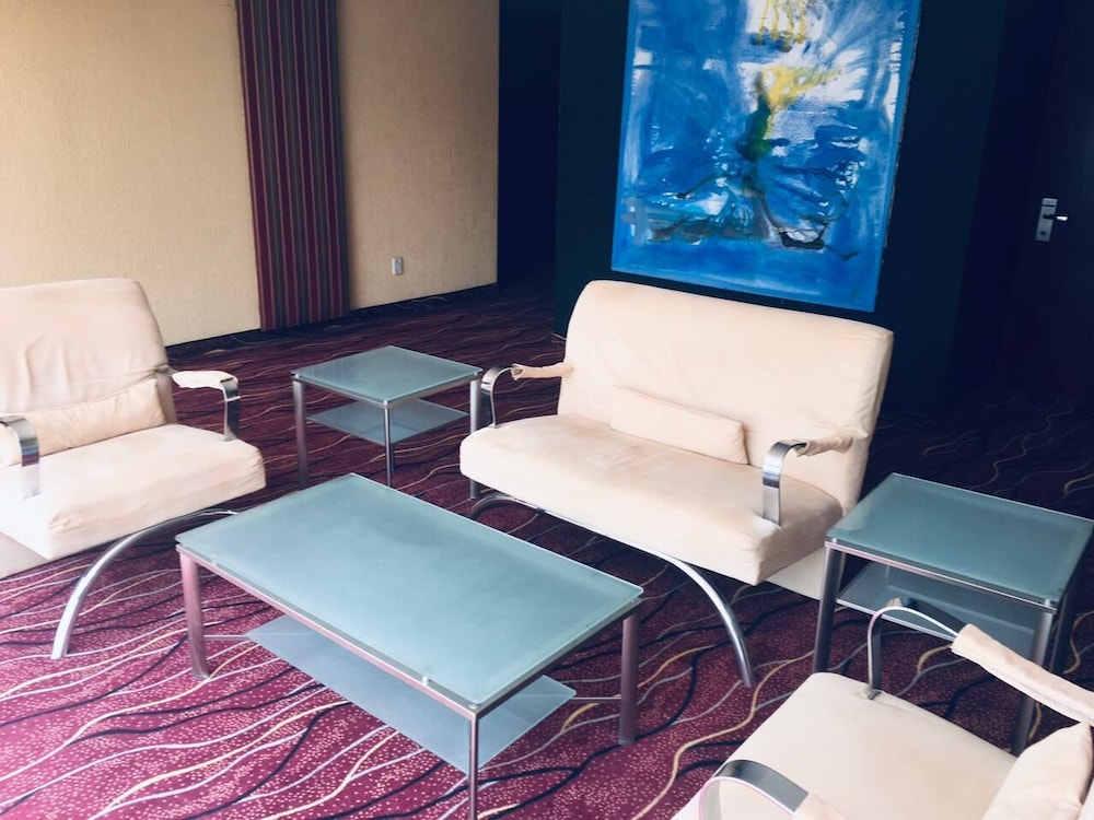 Concorde Hotel 37/73