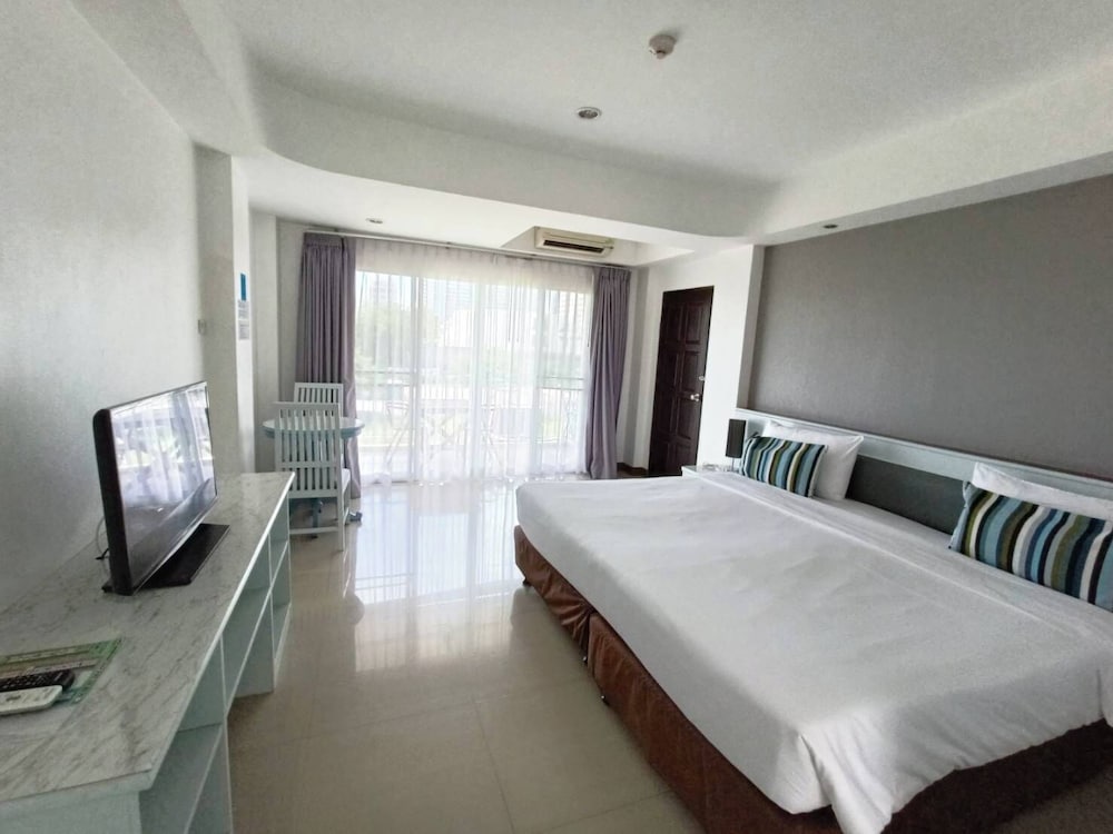 GRAND, DELUXE, SEA VIEW