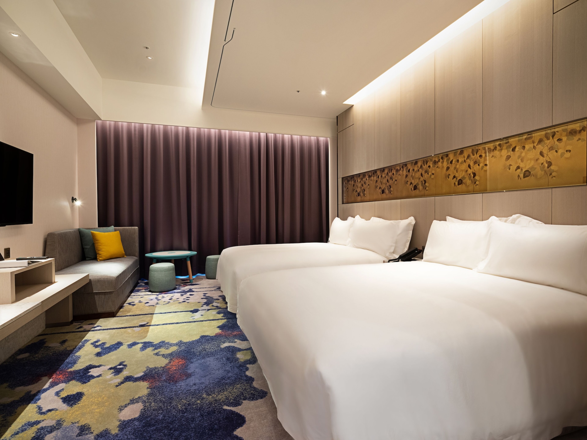 Deluxe, Quadruple, 2 Double Beds