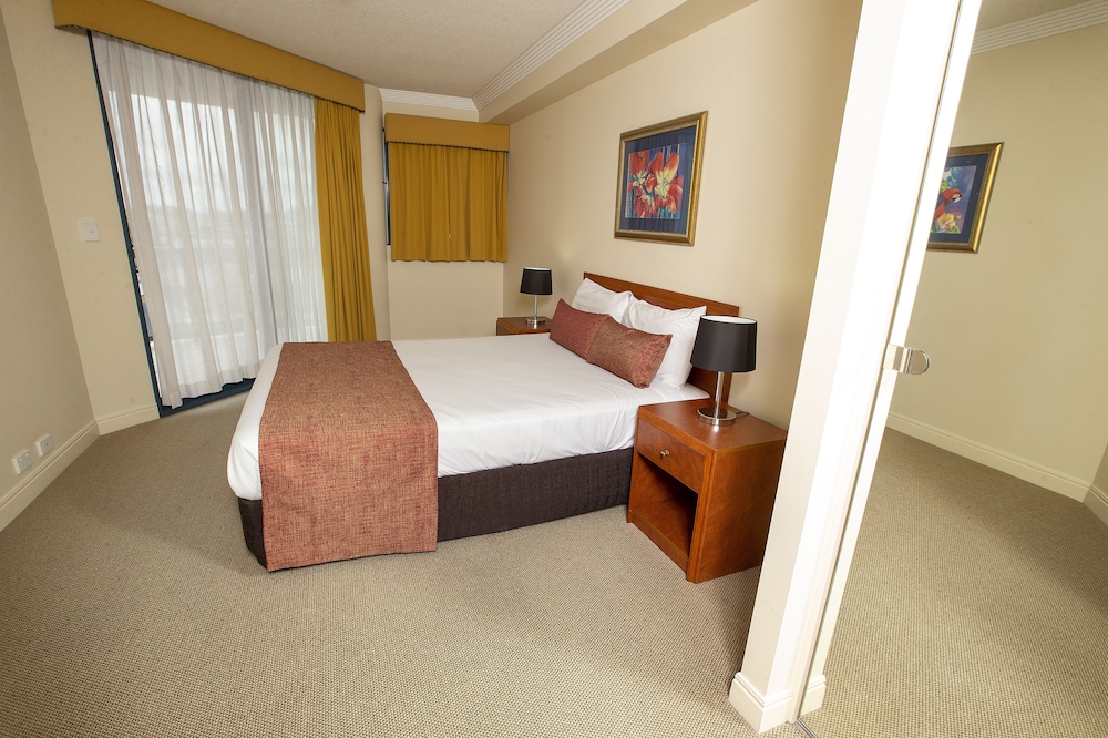 Springwood Tower Apartment Hotel 17/63