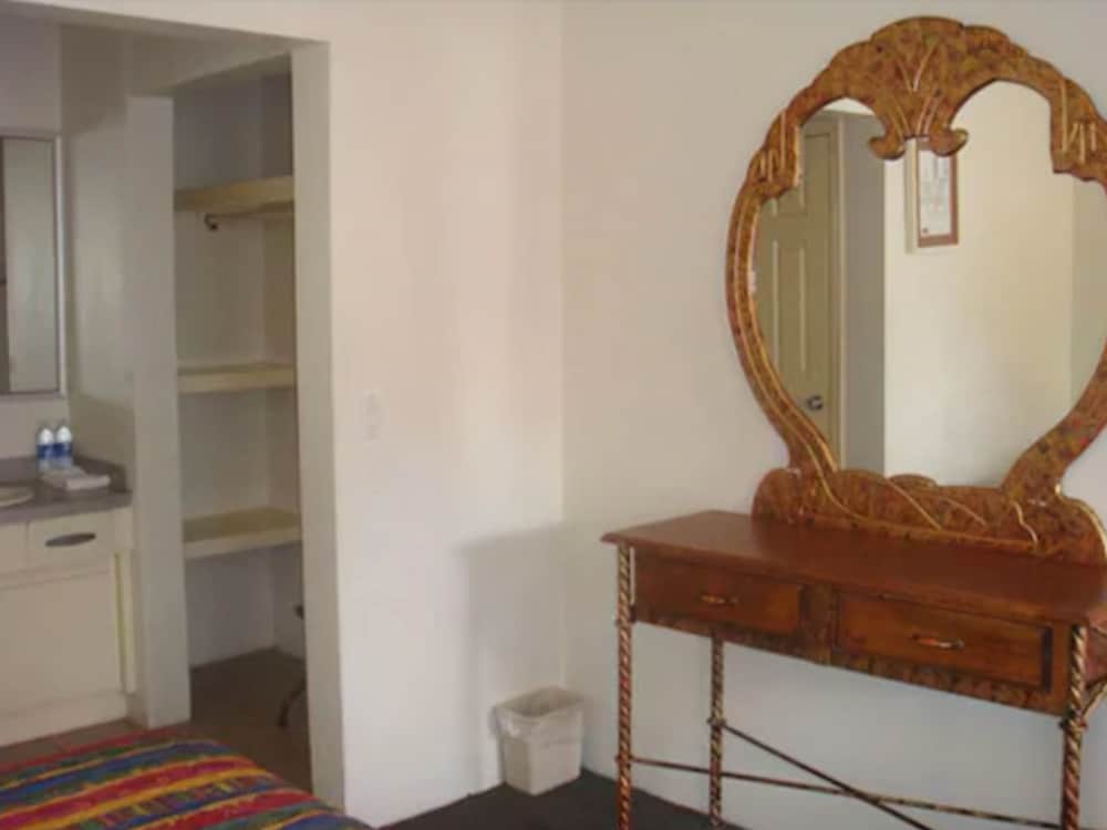 Hotel Pueblito Inn 17/45